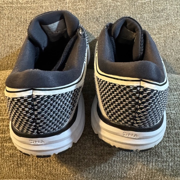 Brooks Revel Women’s Black and Gray Athletic Shoes Size 8 - Picture 9 of 9
